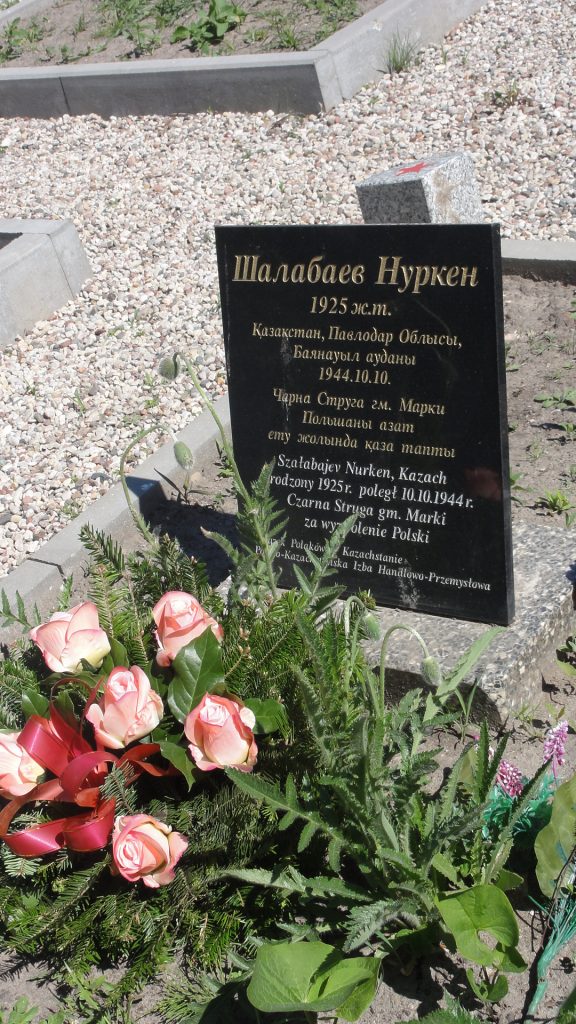 Nurken Shalabayev-mogila Kazakhskogo soladata